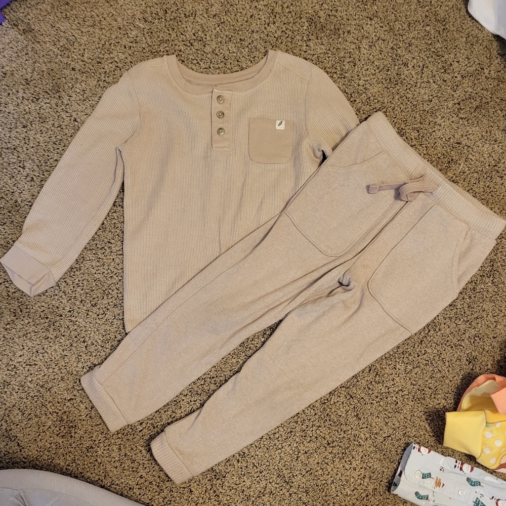 Tan outfit sz5t